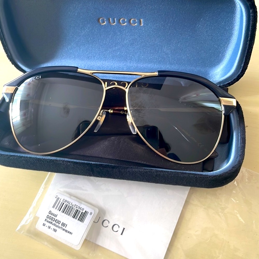 Gucci large sunglasses unisex